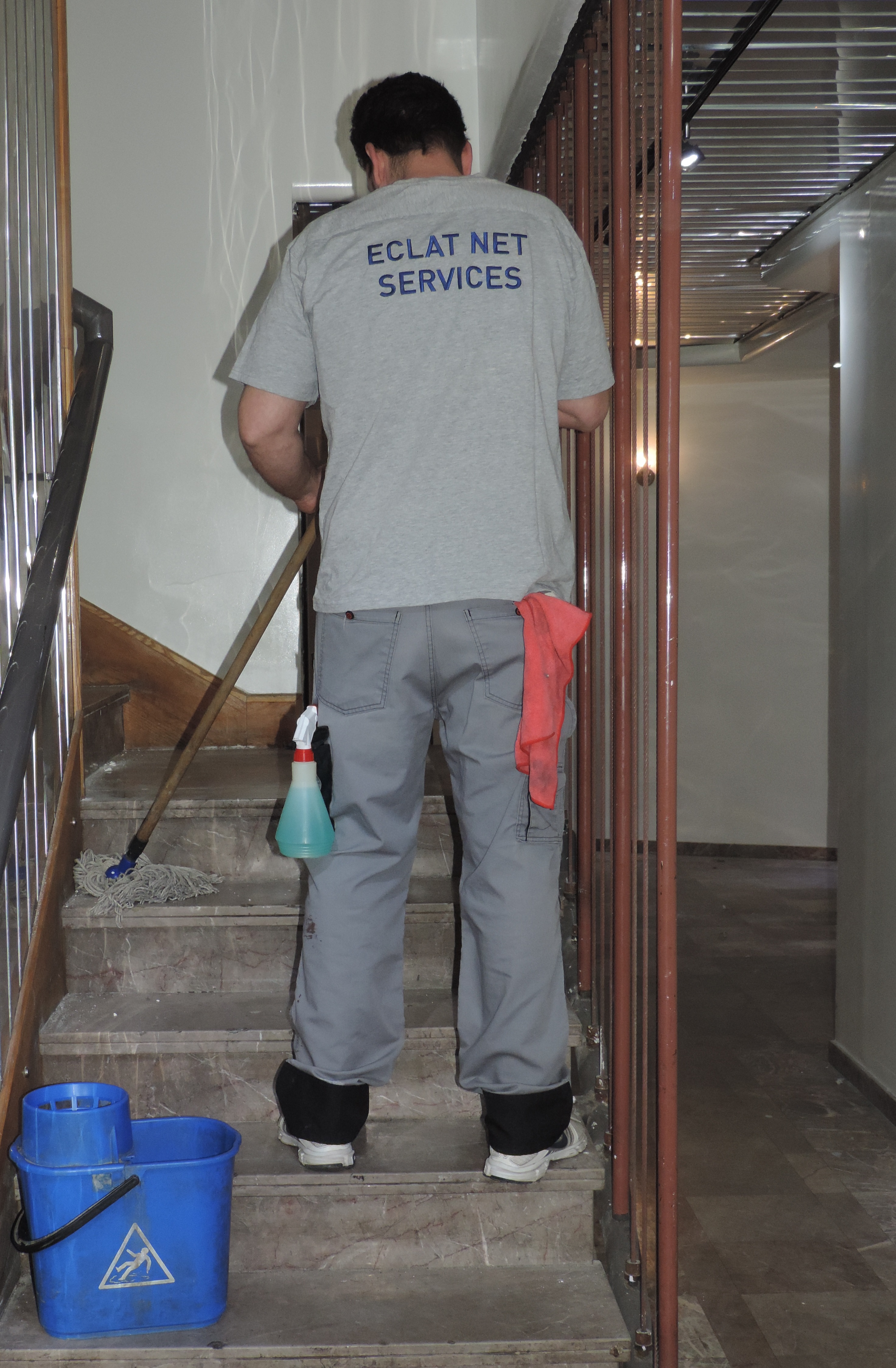 NETTOYAGE DE SOCIETES SUR PARIS ET L’ÎLE DE FRANCE J.M.S.H. Multiservices